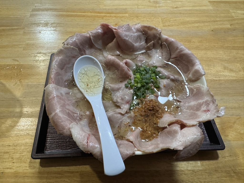 焦がしガーリック塩チャーシューメン